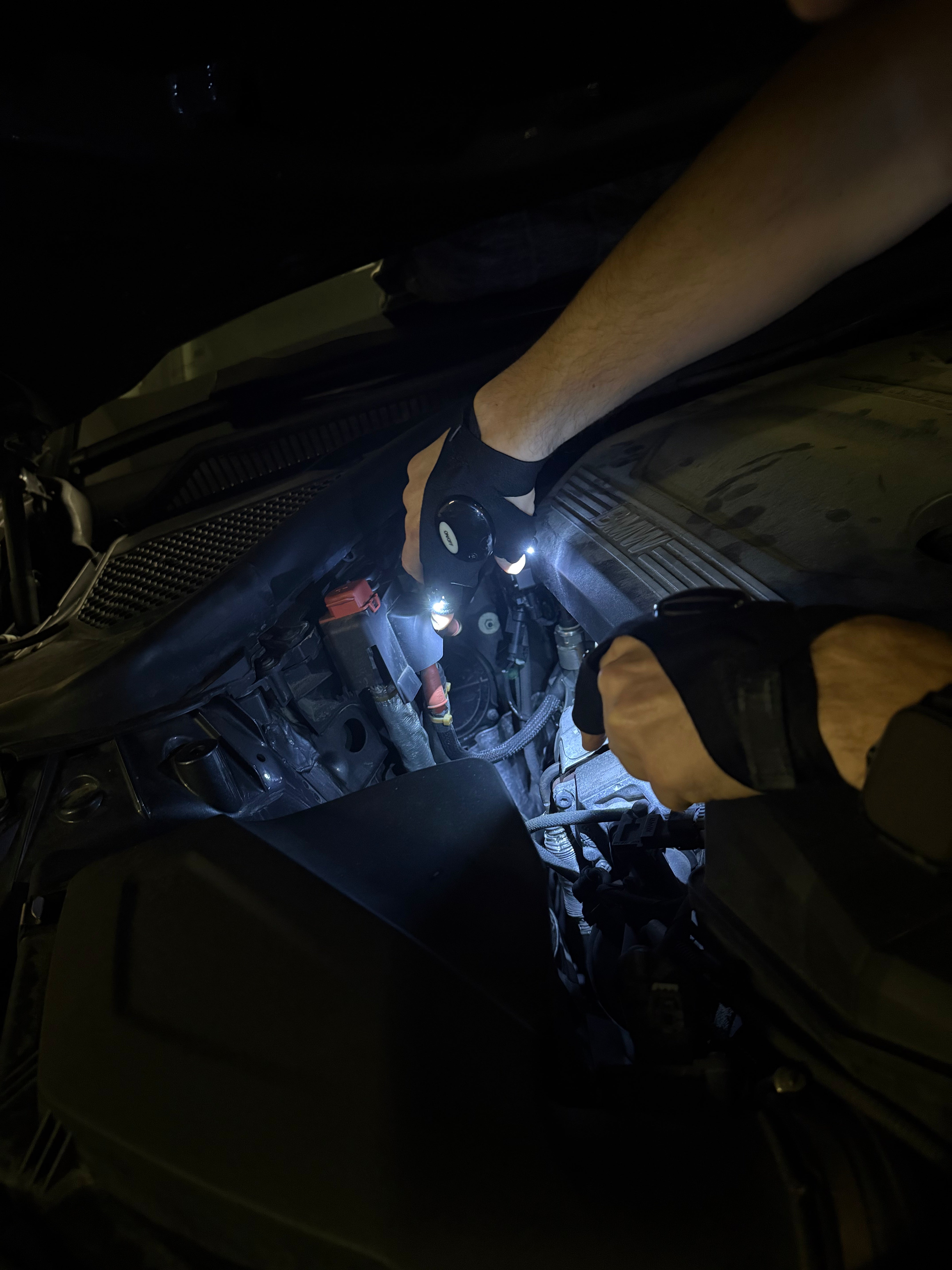 FlashGrip™ — LED Flashlight Gloves